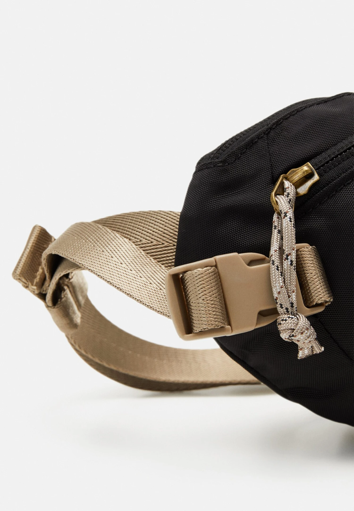 Doughnut Seattle Jungle Bum Bag Unisex - Across Body Bag - Black 4 Doughnut Seattle Jungle Bum Bag Unisex - Across Body Bag - Black - Image 4