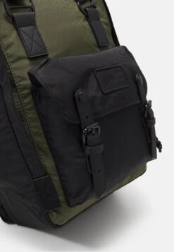 Doughnut Macaroon Go Wild Series Unisex - Rucksack - Black/Army -Doughnut Bags Outlet Store dc8ab1ea5539492fb7993b3521c0558f