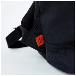 Doughnut - Christopher Happy Camper 18 - Daypack -Doughnut Bags Outlet Store doughnut christopher happy camper 18 daypack detail 5