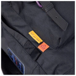 Doughnut - Macaroon Large Happy Camper 18 - Daypack 11 Doughnut - Macaroon Large Happy Camper 18 - Daypack -Doughnut Bags Outlet Store doughnut macaroon large happy camper 18 daypack detail 6